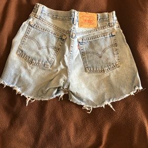 Levi’s vintage high rise jean shorts in size 4